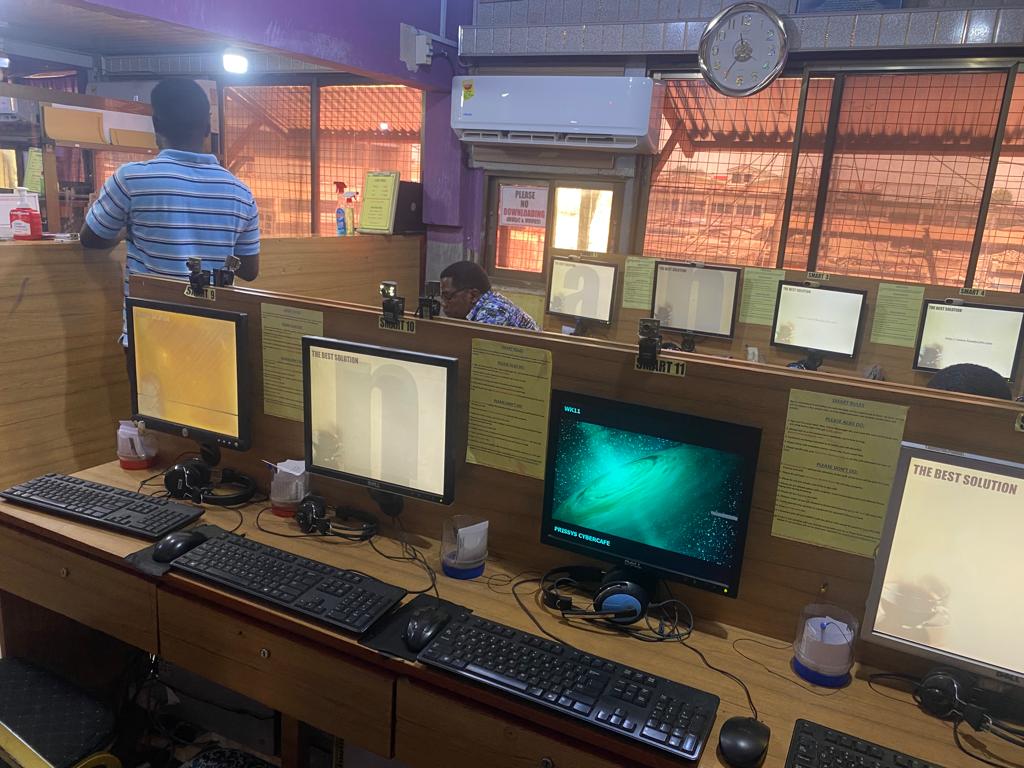 Internet Café